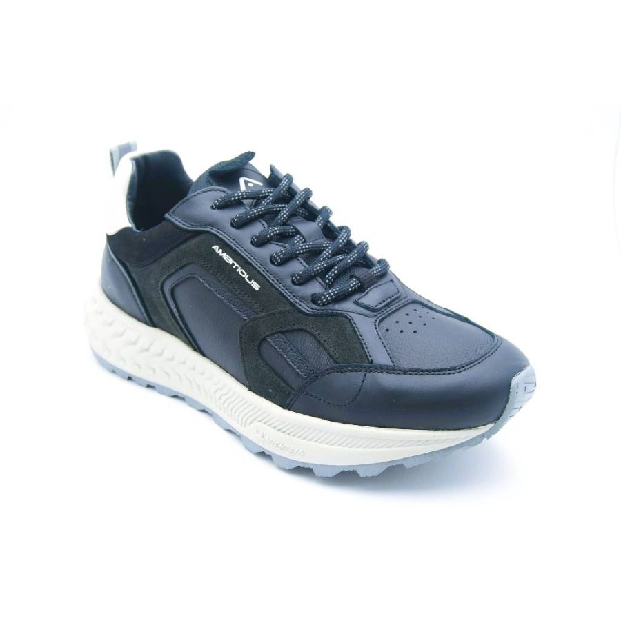 AMBITIOUS svart VENTURE