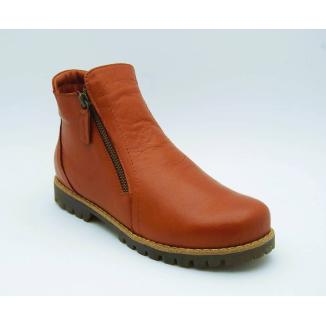 CHARLOTTE chestnut boots